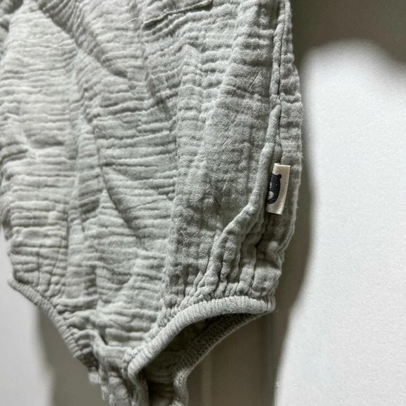 BABY Girl Bodysuit Size 3-6M - Picture 3 of 6